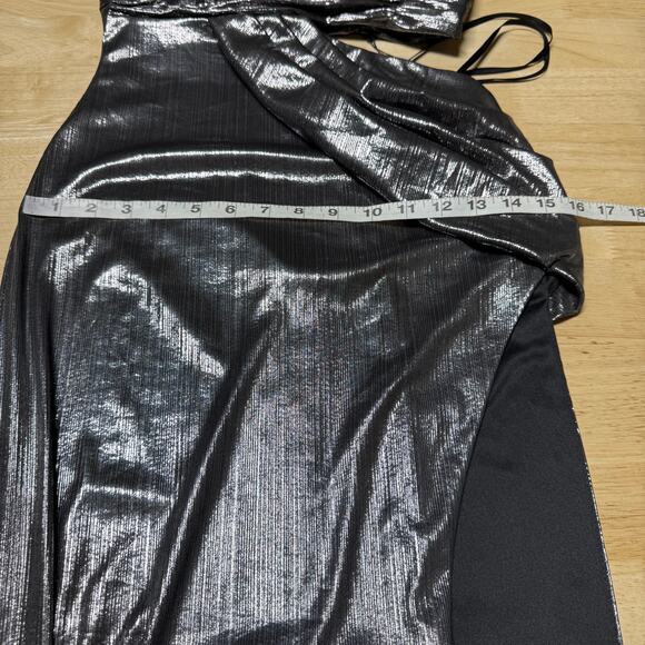 Mac Duggal NWT Silver Metallic Stretch Jersey Dress Cutout High Slit Size 2 - Picture 6 of 8